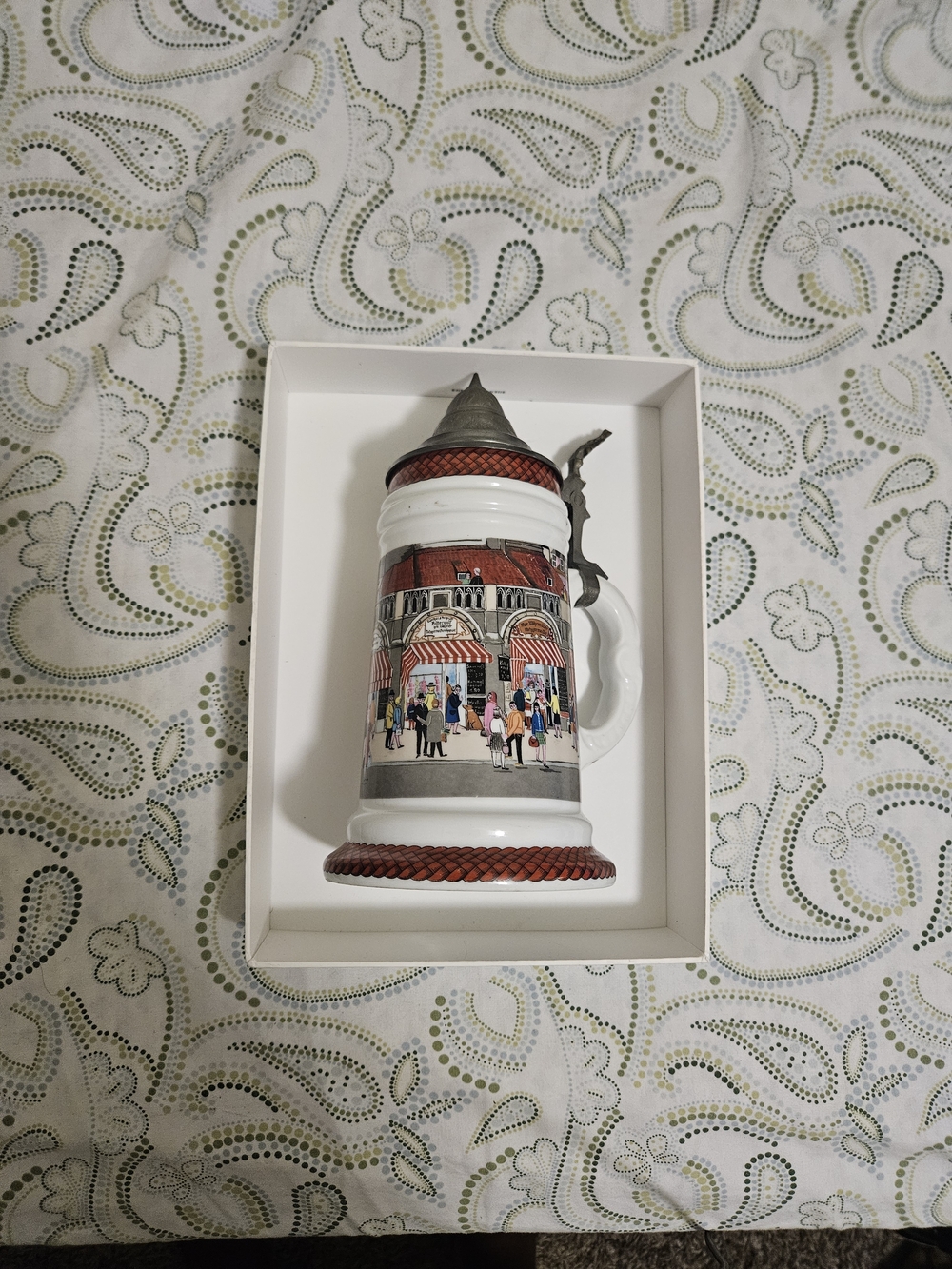 White and Red Ceramic Beer Stein with Decorative Pewter Lid - Picture 6 of 10